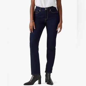 Levi’s Classic Straight Jean in a Dark Wash